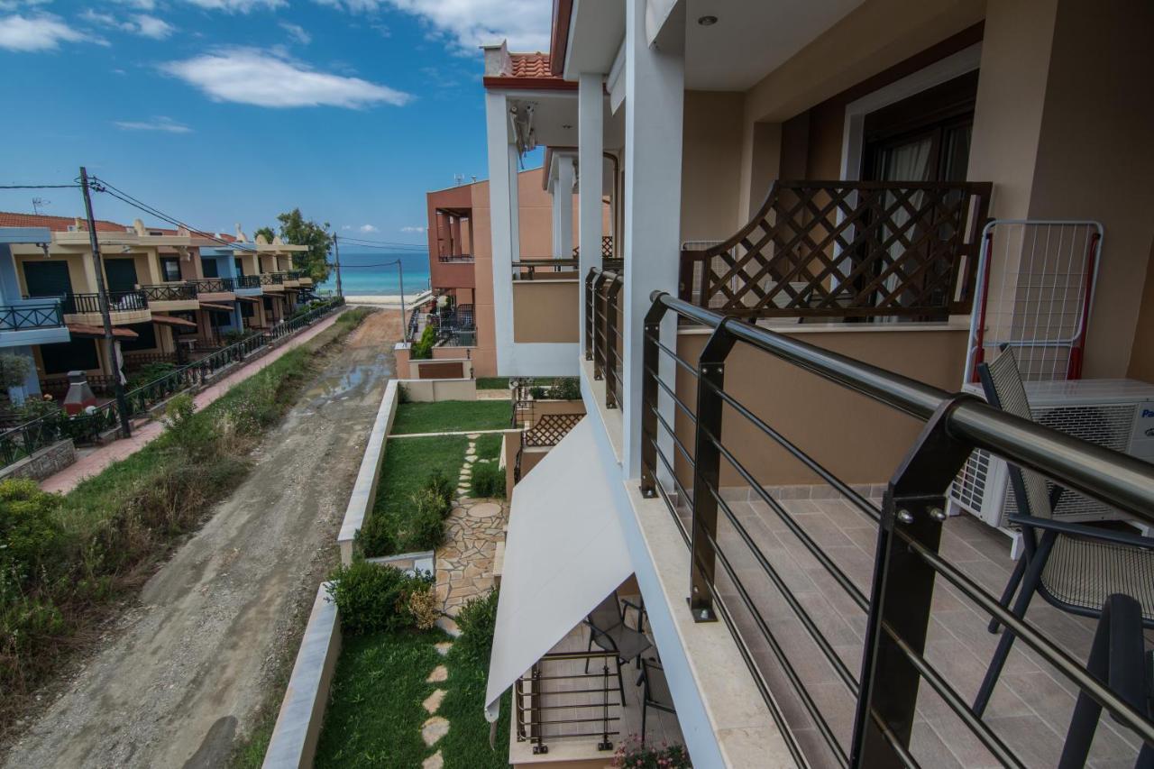 Dafni'S Seaside Luxury Studios Nikiti  Buitenkant foto